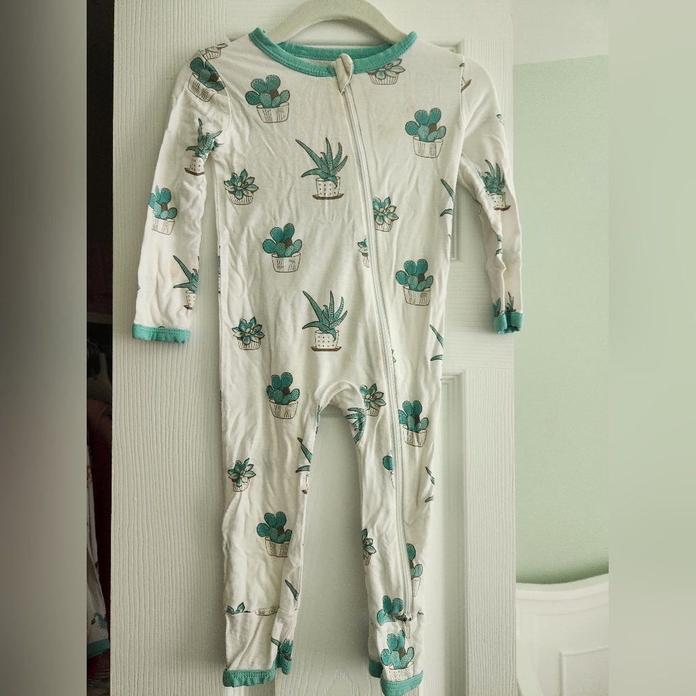 kyte baby zip romper 12-18